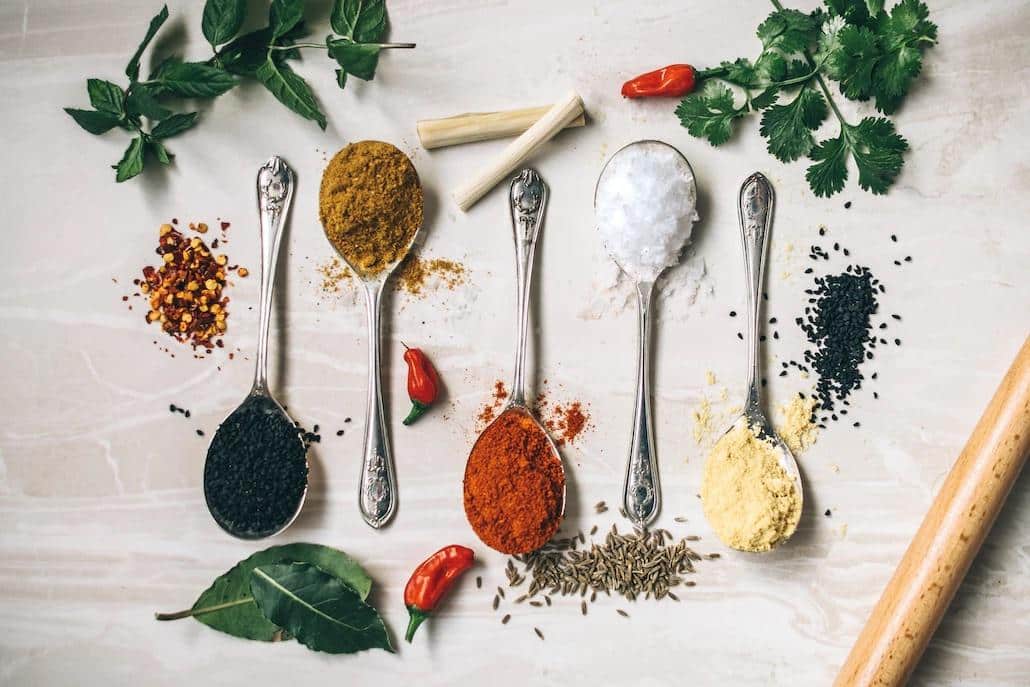 Gewürze und Lebensmittel zum Kochen