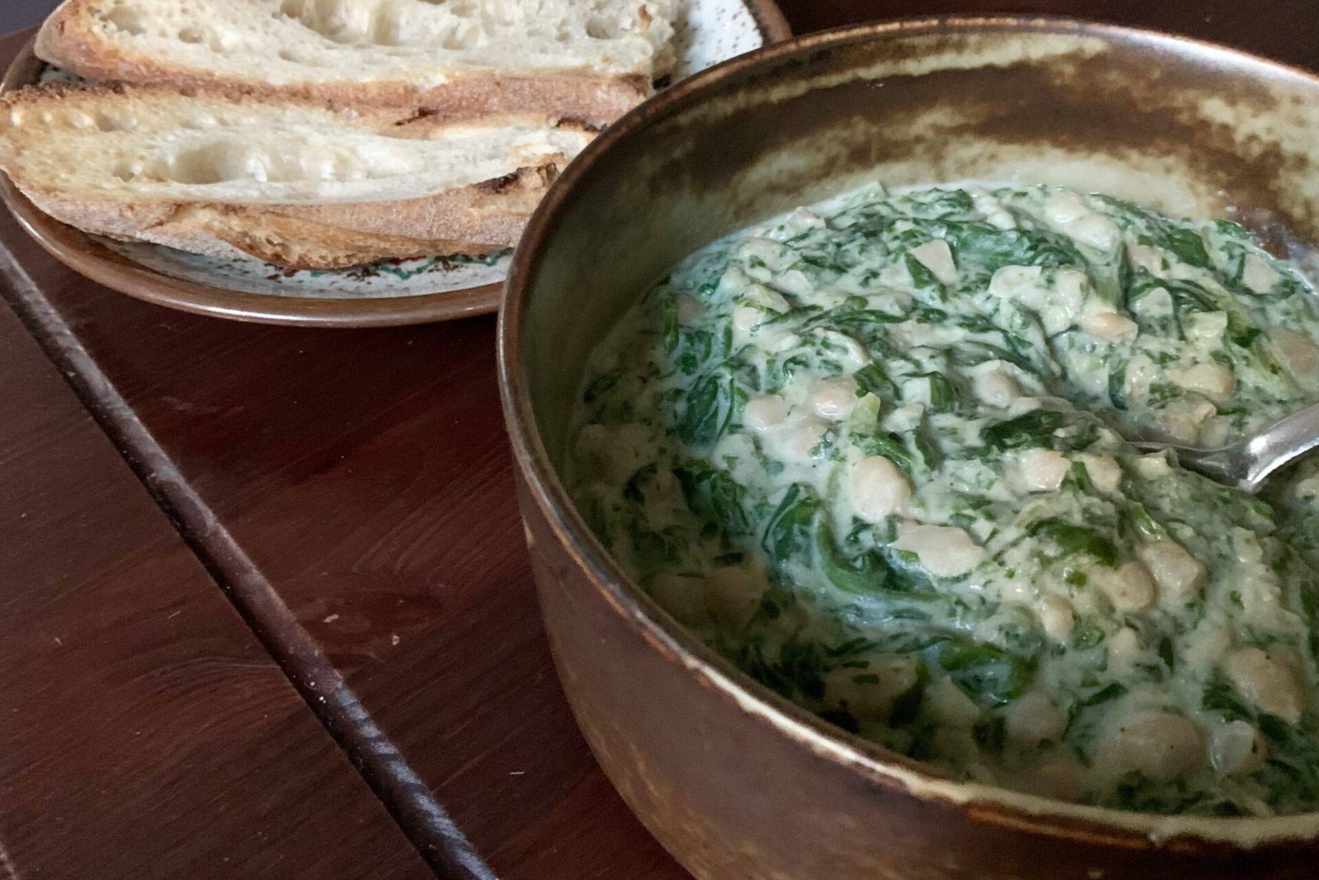 cremige Spinat- Bohnen mit Brot
